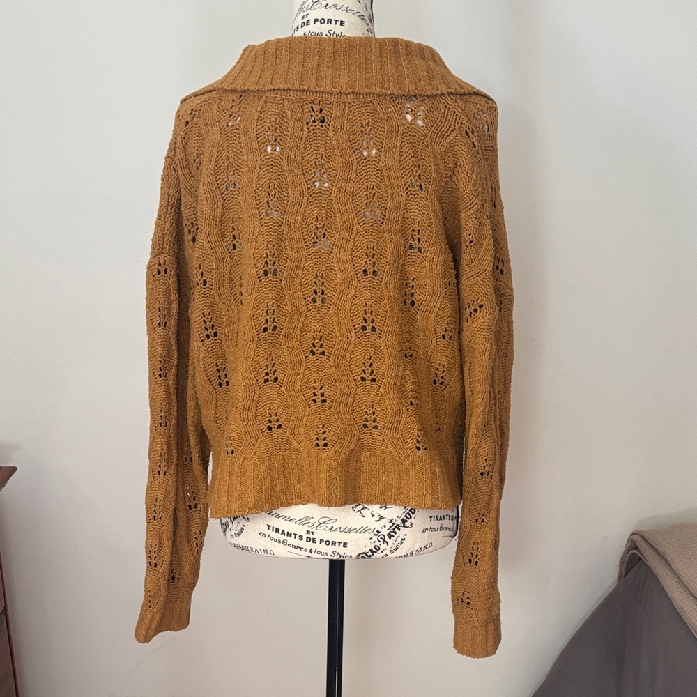 Pink Rose Collared V-Neck Sweater - Picture 3 of 5